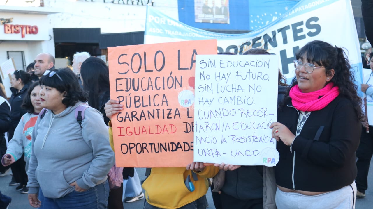 Editorial: Marchamos por la Educación Pública Gratuita